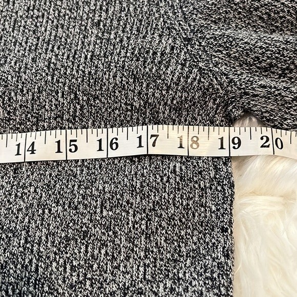 Liz Claiborne Turtleneck Sweater Size Petite Medium - Picture 4 of 5